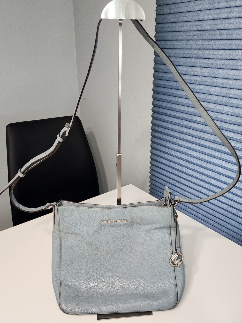 Michael Kors Light Blue Pebbled Leather Shoulder Bag MK Charm Silver Preowned - Picture 2 of 16